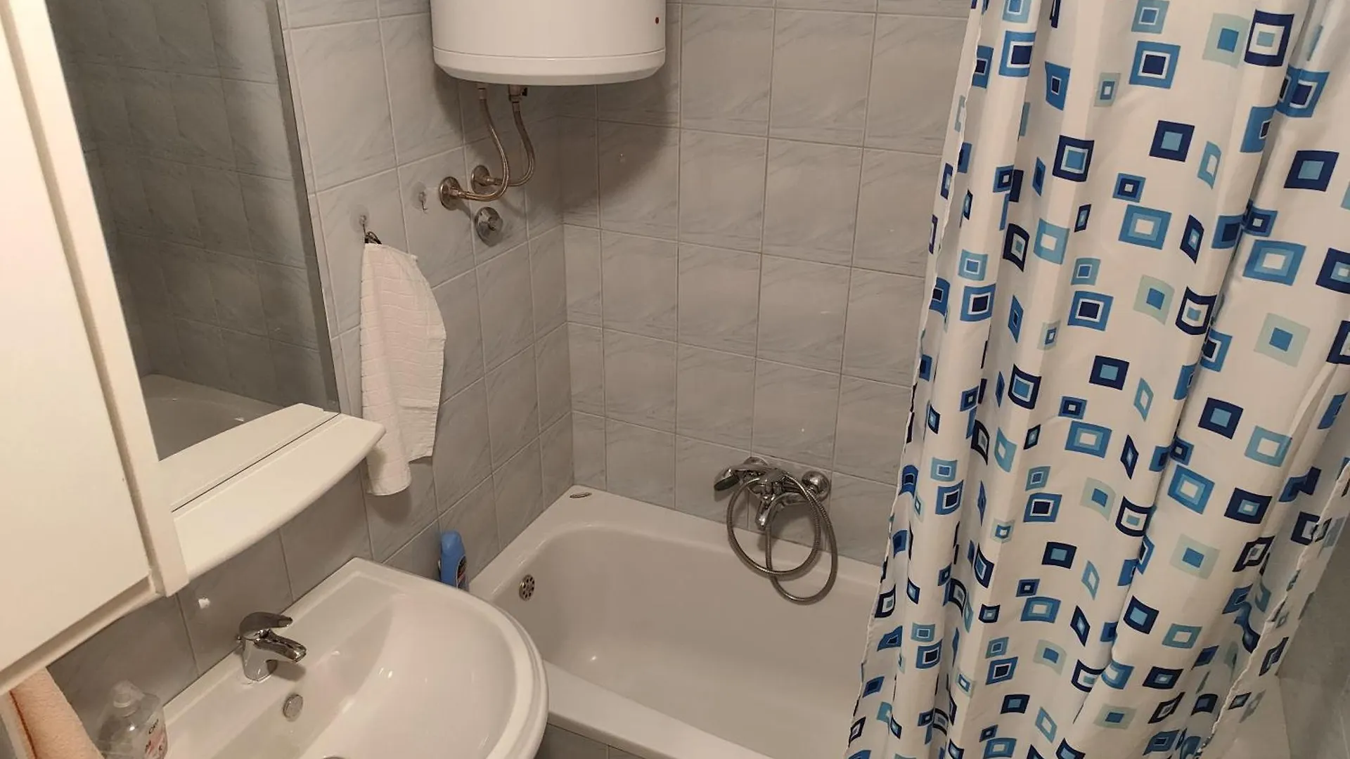 Apartment Mira With Parking Zadar